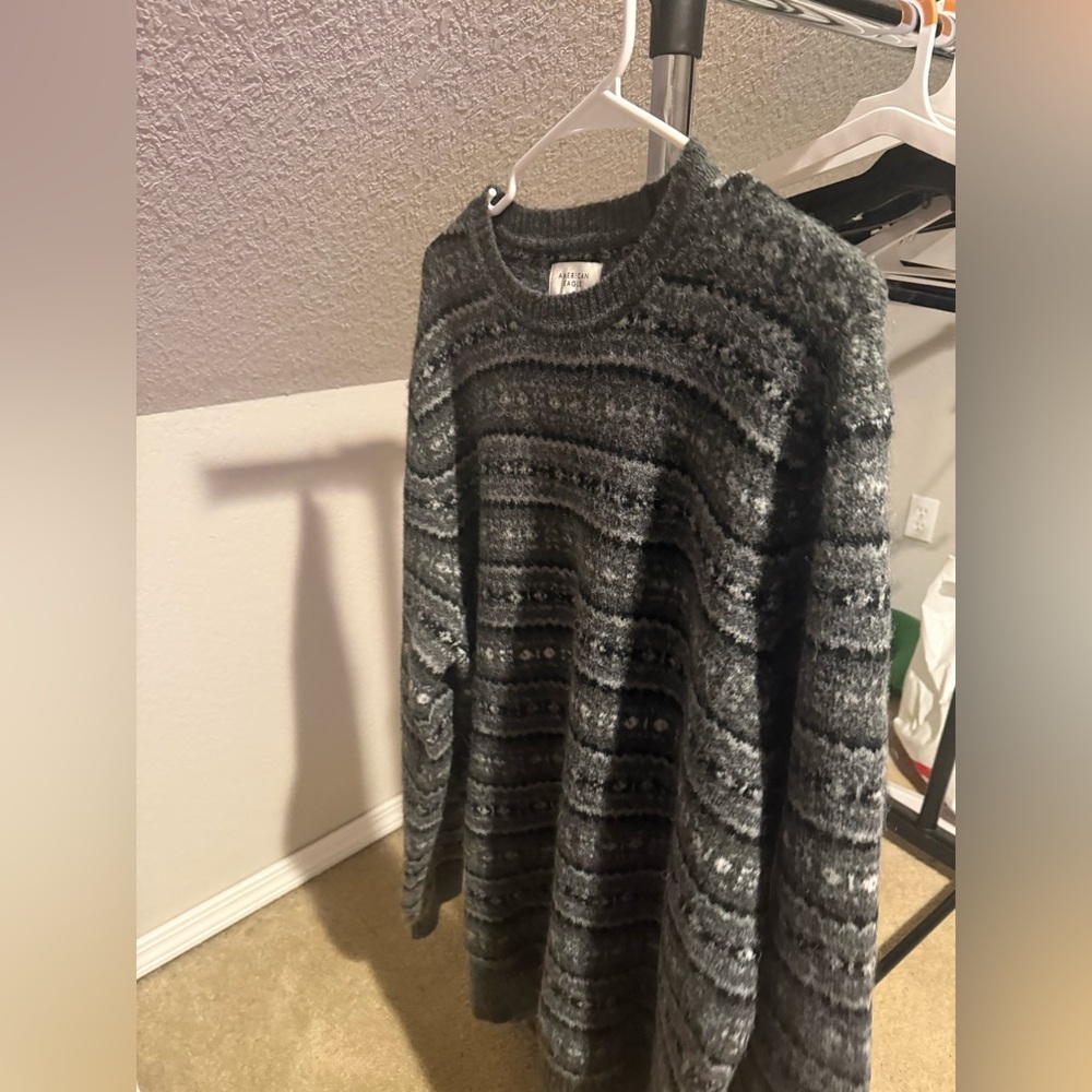 American Eagle Sweater